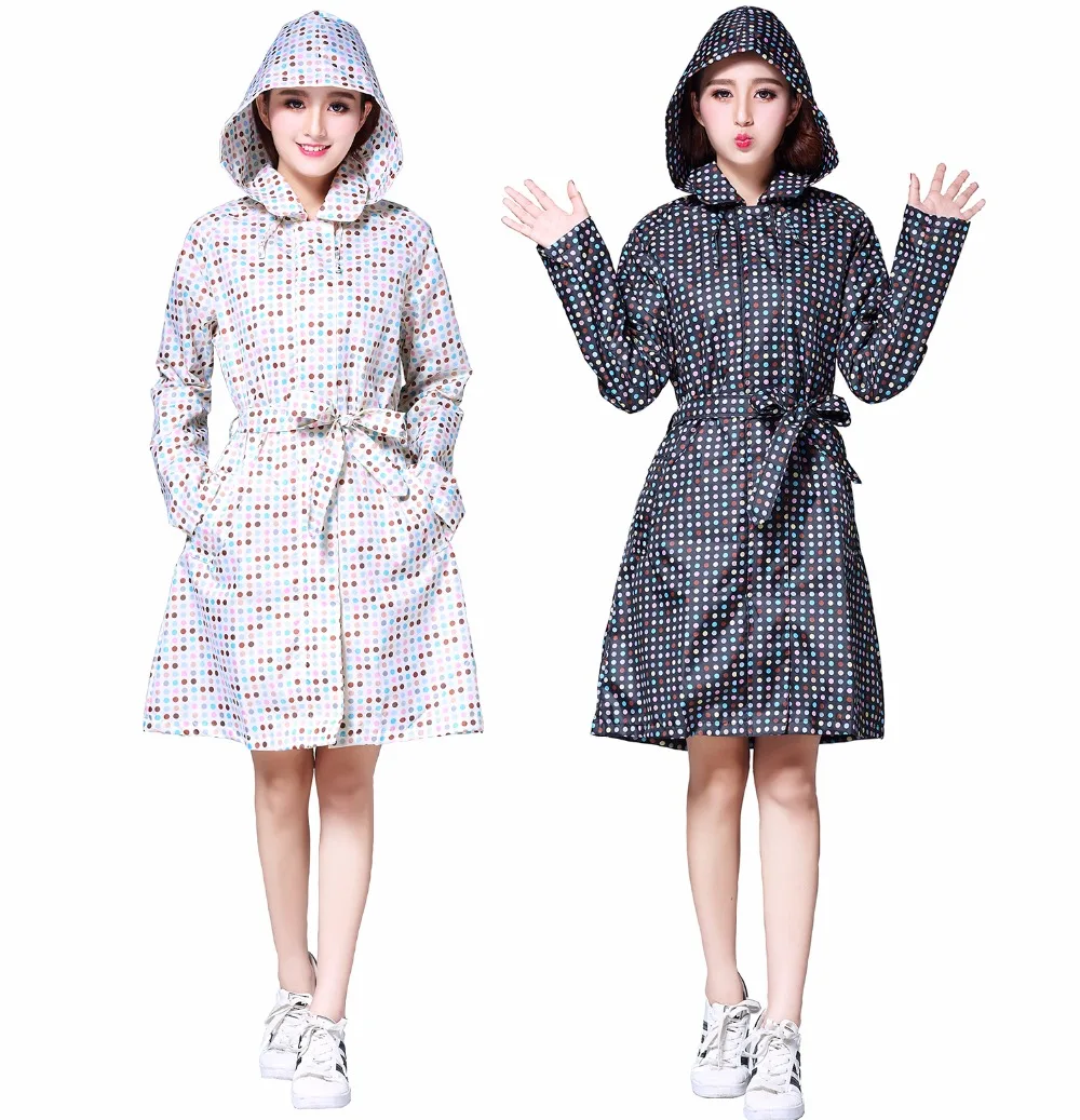 Модный длинный дождевик в горошек для женщин водонепроницаемый дышащий с поясом