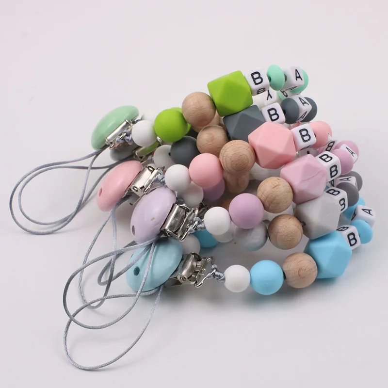 Цепочка с именем ребенка на застежке деревянная силиконовая под заказ чип и Дейл