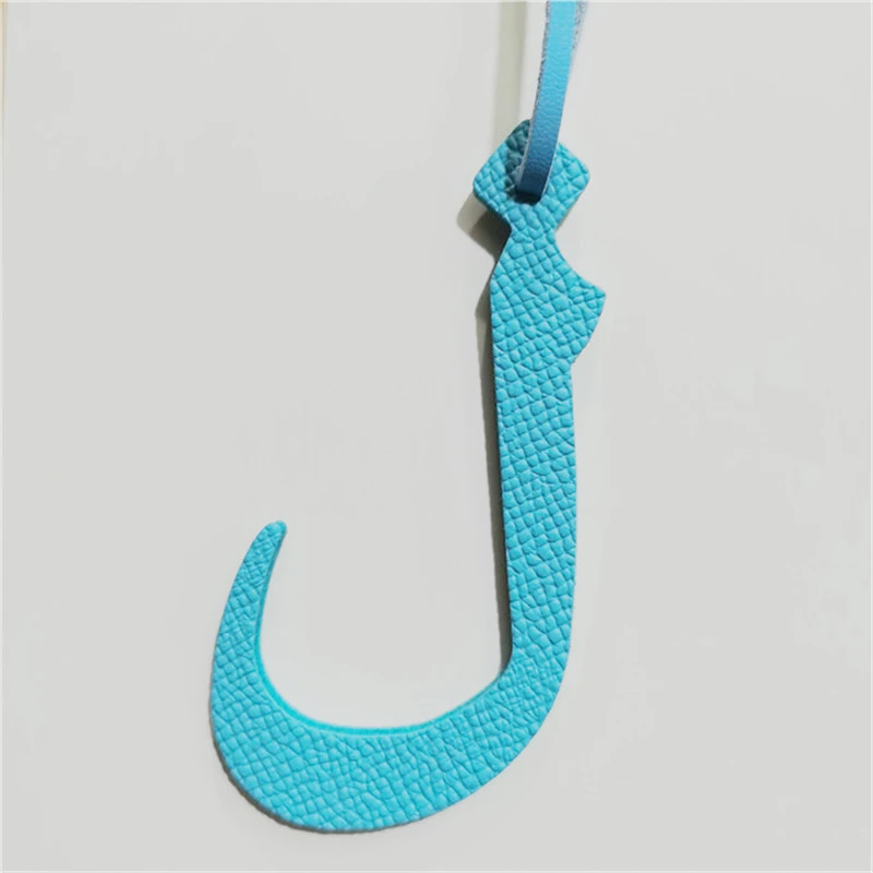 Оптовая продажа Роскошный брелок из натуральной кожи с буквами алфавита