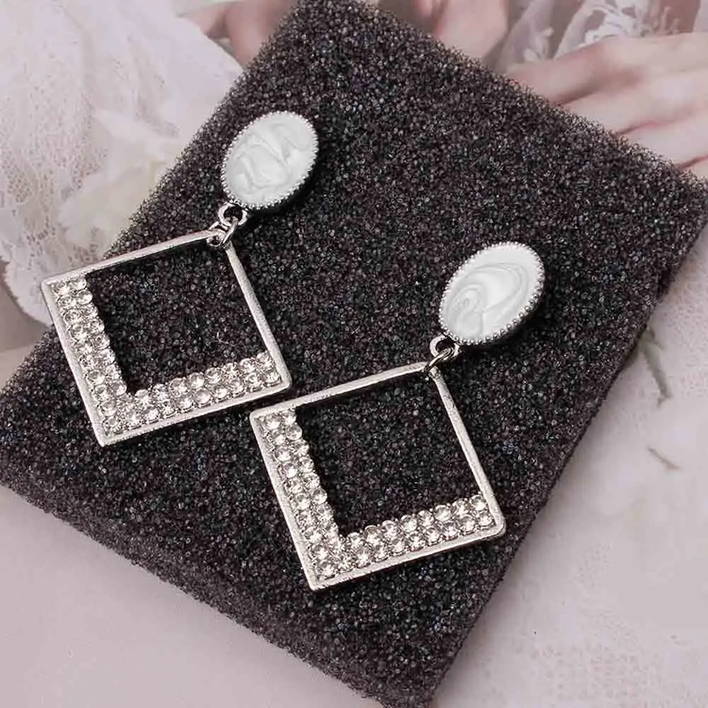 

2021 New Tide Restoring Ancient Ways Women A Diamond Pendant Earrings Contracted Fashion Temperament Fashionable Geometry