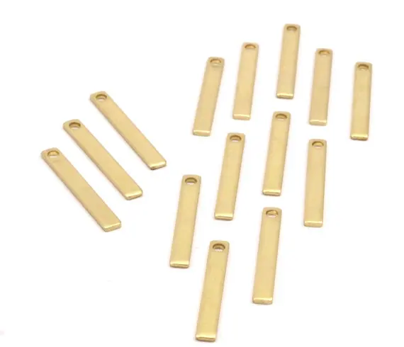 

Соединители. 30 стержней из сырой латуни. Размер: 23x3x1 мм) BRC 157