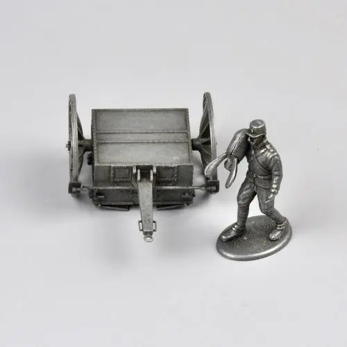 

In Stock 1/24th 2595003 French Artillery Men Of World War I For Carriage Soldier Collection Ornaments
