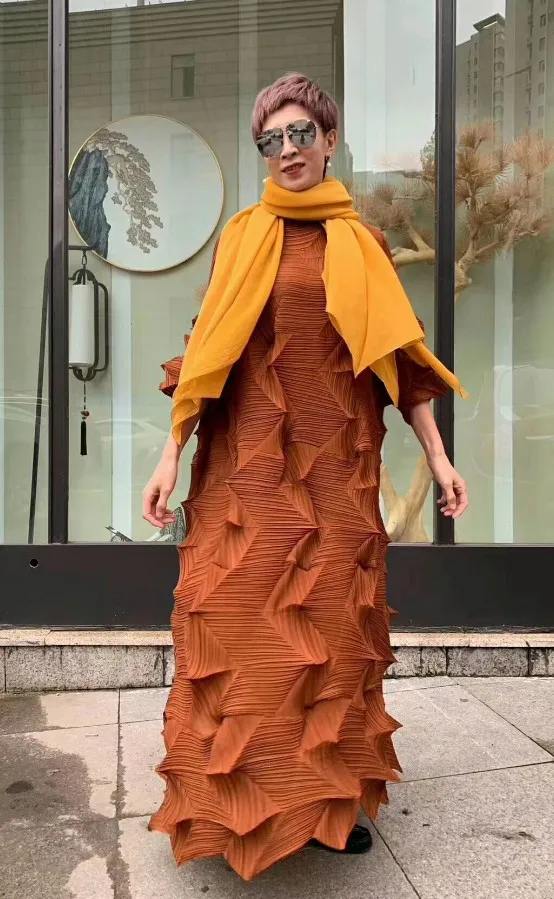 Горячая Miyake модное плиссированное платье со складками и бриллиантами, одноцветное Свободное длинное платье со стоячим воротником - Цвет: Коричневый