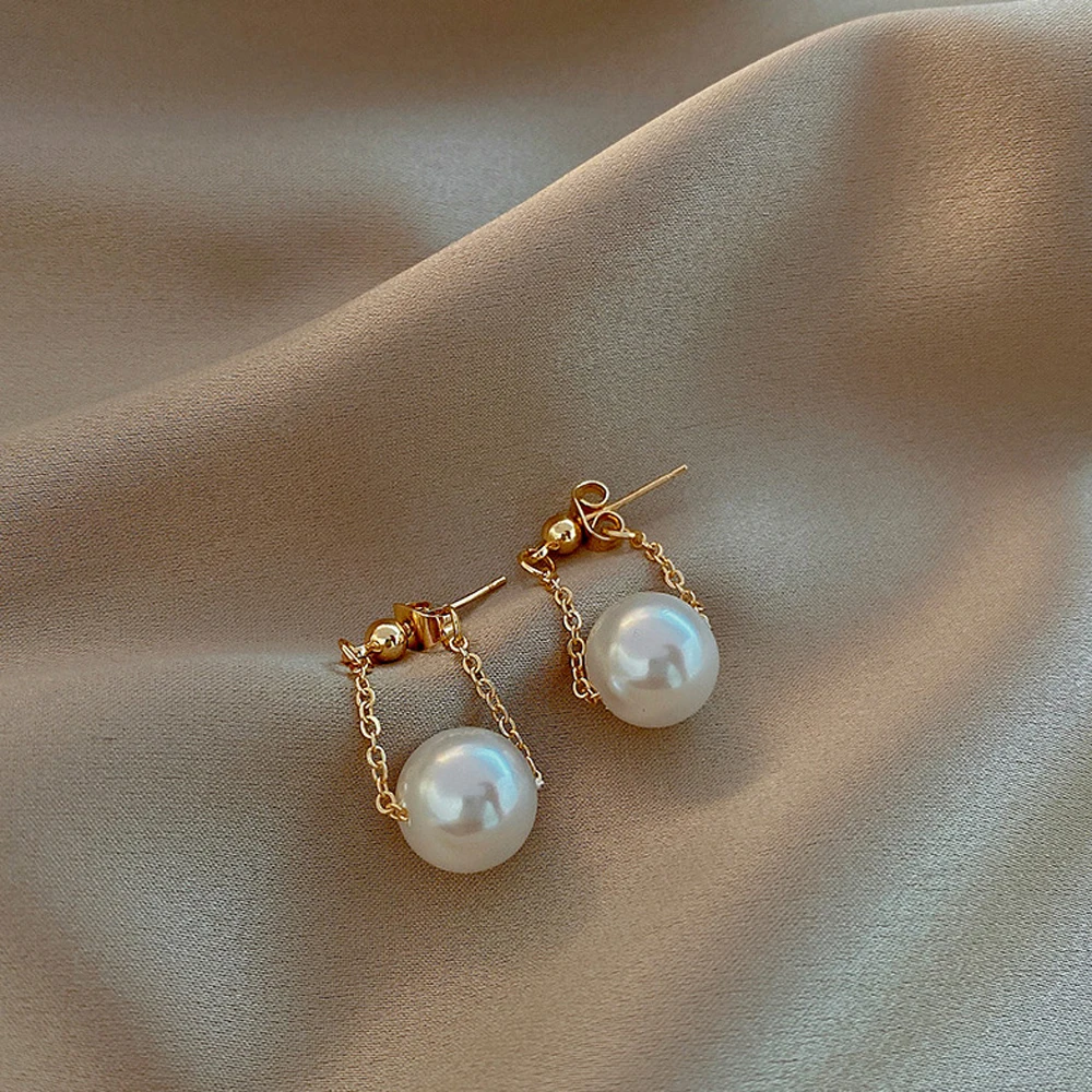 

Hip Hop Rock Pearl Earring French Stud earrings Net Short Red Tide Restoring Ancient Ways Women Jewelry Gift Earrings