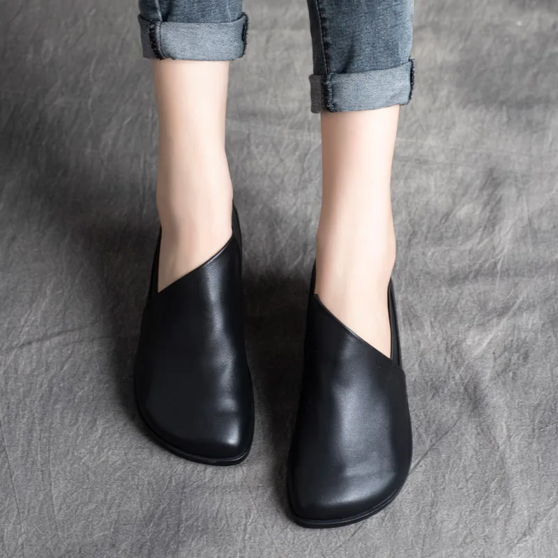 Женские кожаные лоферы на плоской подошве Осенняя обувь для женщин Цвет Черный