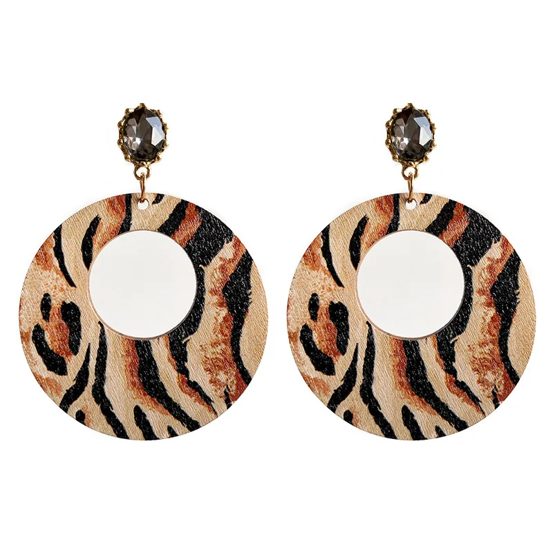 

2022 Unique Design Vintage Leopard Cow Pattern Print Round Wood Dangle Drop Earrings for Women Elegant Crystal Wooden Jewelry