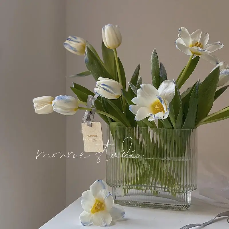 

Vertical pattern torch glass vase Nordic simple transparent decorative ornaments living room soft flower arrangement vase
