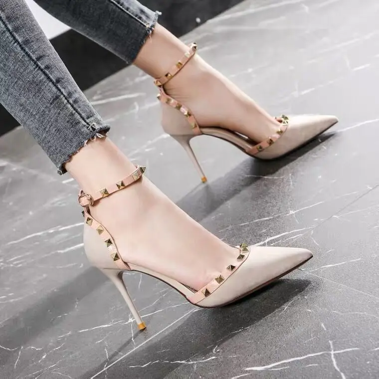 

Rivet High Heels Luxury Designer Women Shoes Ladies Pumps Sexy Spring Summer 2021 Fashion Sandals Office Dress black white Shoes