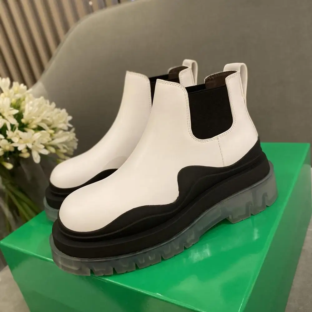 

Runway Women ThicK Sole Ankle Boots 2020 Brand Design Winter Platform Shoes Woman Genuine Leather Round Toe Laides Martin Boots