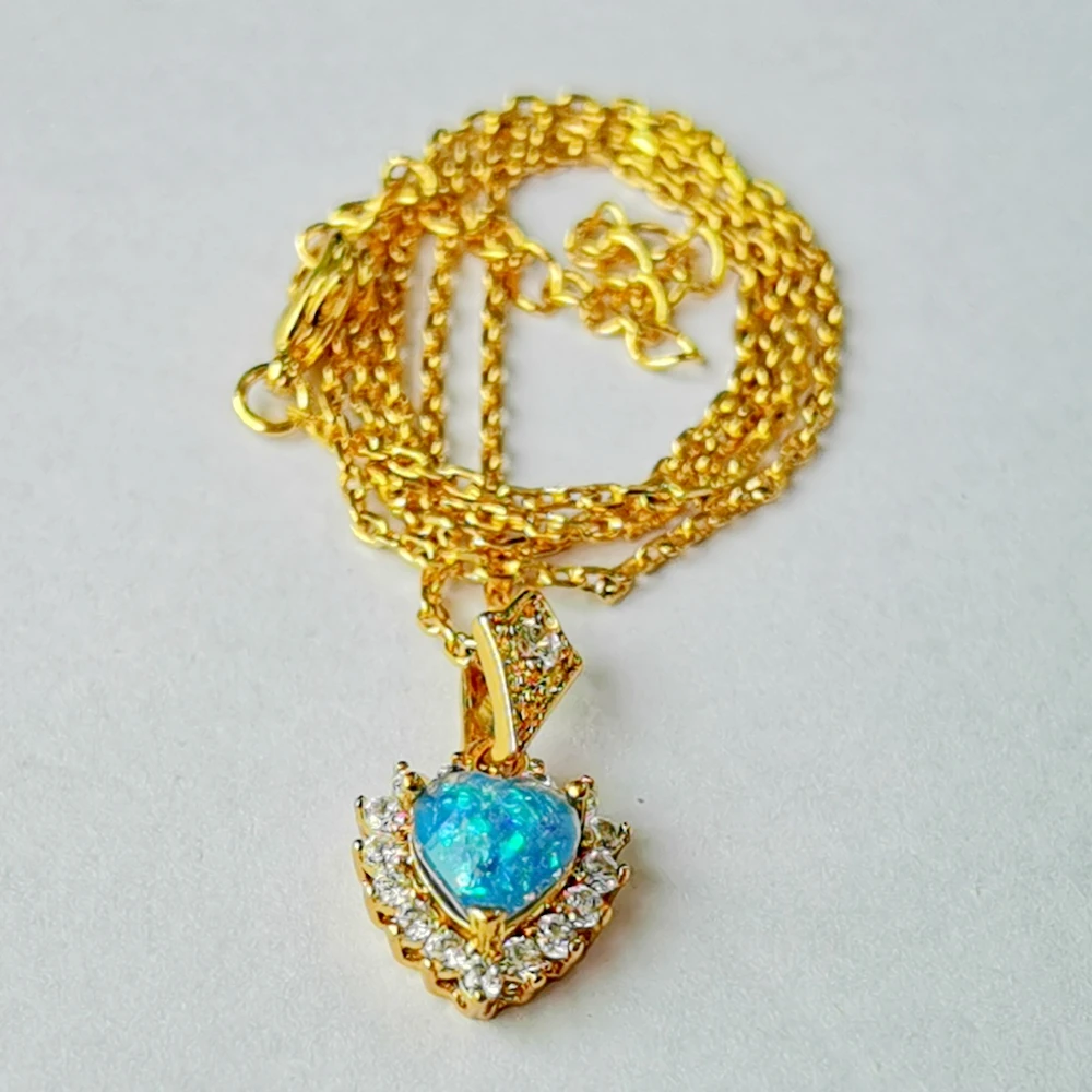 

Random Style Necklaces Wholesale Gold Color Fashion Jewelry Delicate High Quality CZ Elegant Fine Necklaces for Women Gifts