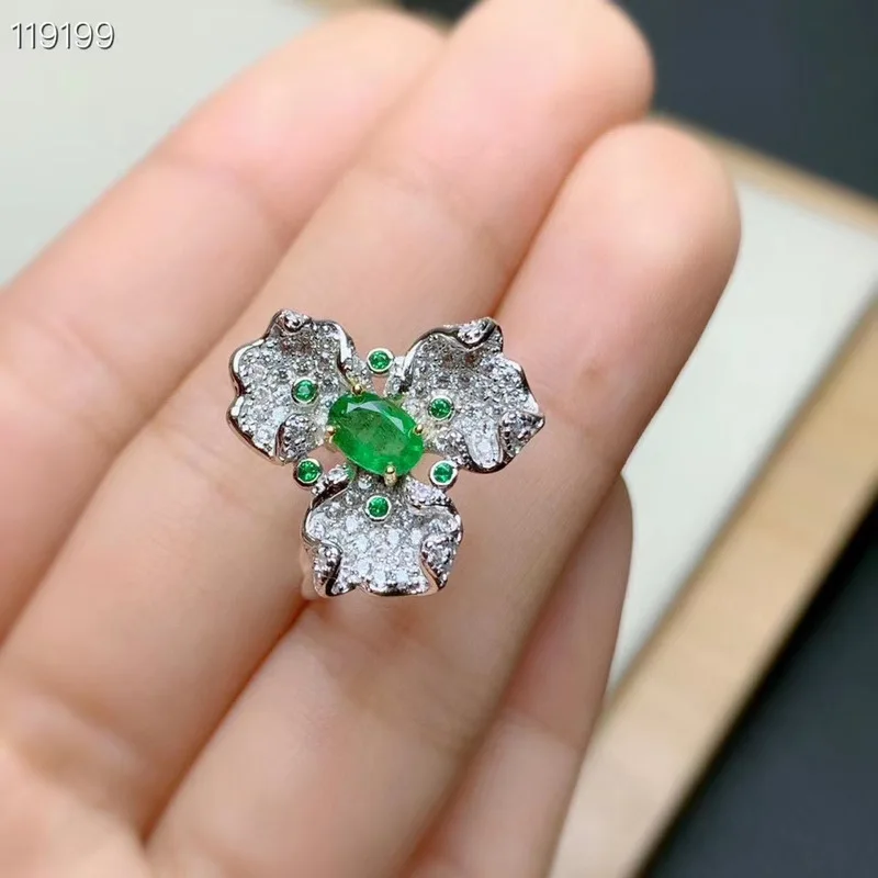 

Кольцо из серебра 100% пробы, с изумрудом, 4 х 5 мм