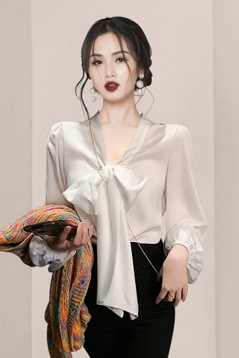 

Satin white shirt female design sense niche light familiar new spring 2021 retro Hong Kong style ladies shirt top
