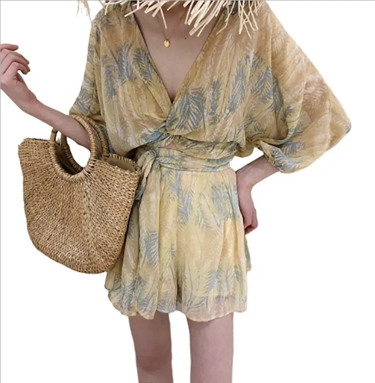 

2021 summer new Korean version loose small fresh printed chiffon shirt + high waist wide leg shorts fashion two-piece suit