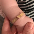 Пользовательское имя браслет для детей Нержавеющаясталь Регулируемый малыш персонализированные ребенка ID браслет день рождения девочки мальчика подарок BFF