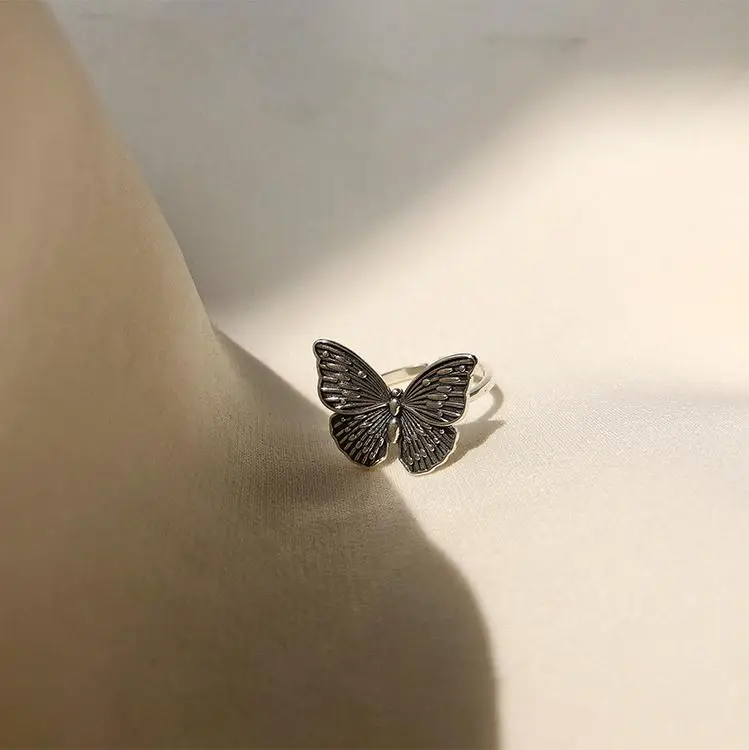 Новое поступление элегантное женское кольцо из тайского серебра с бабочкой