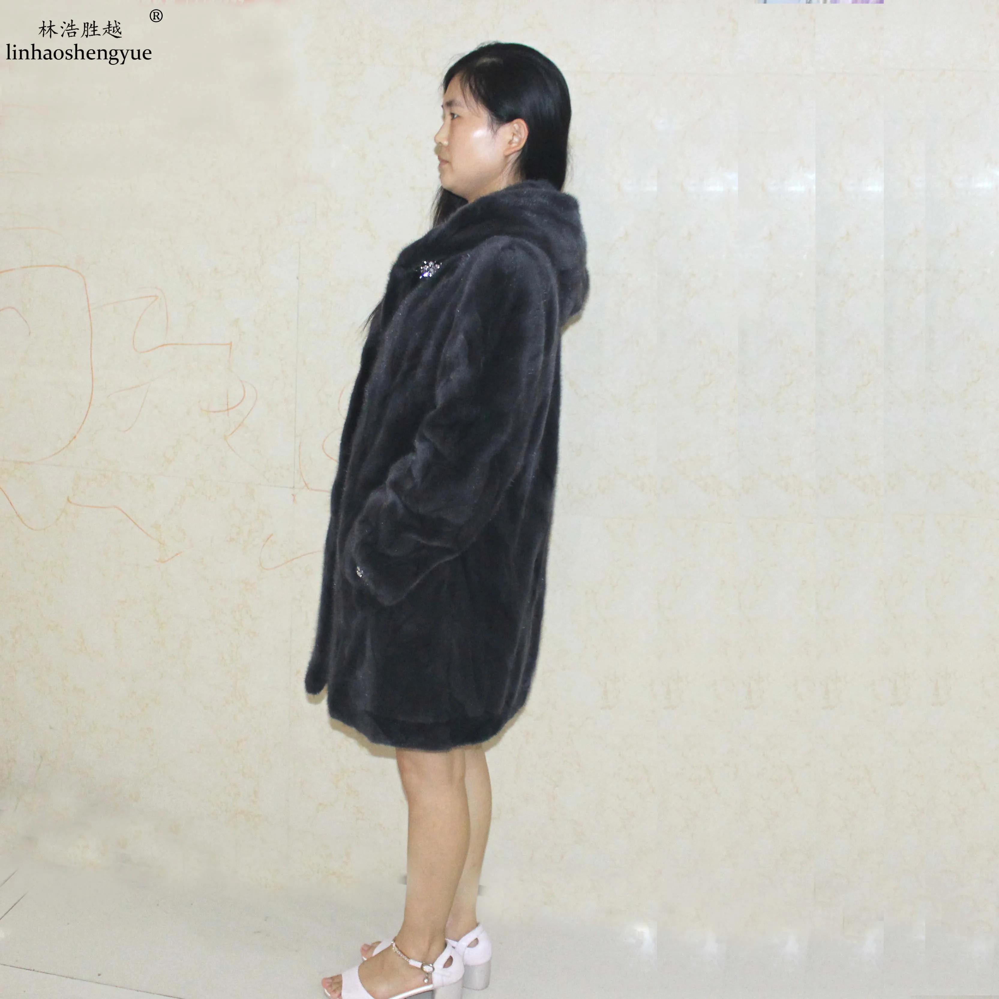 Linhaoshengyue  Fashion Women Winter Fur Coat  Real Mink Fur Coat enlarge