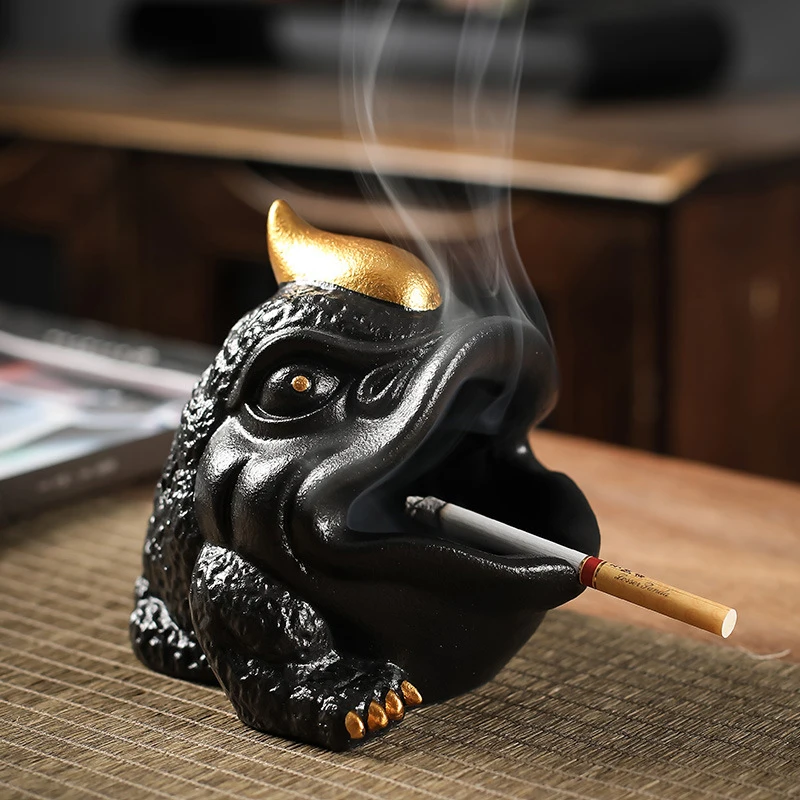 

Golden Toad Shape Design Ashtray Windproof Cut Large Capacity Ash Holder For Car Home Office Desk Bar Decoration Accessories