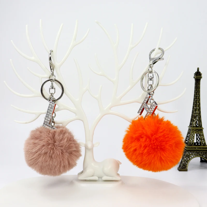 26 цветов Английский алфавит меховой шар брелок креативный женский маленький