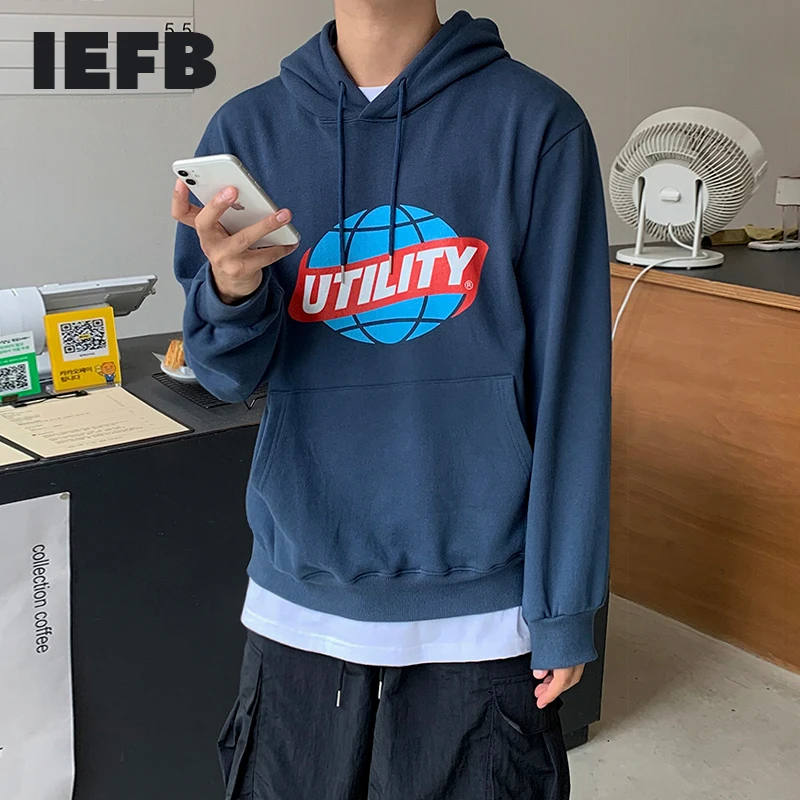 

Hoodies & Sweatshirts