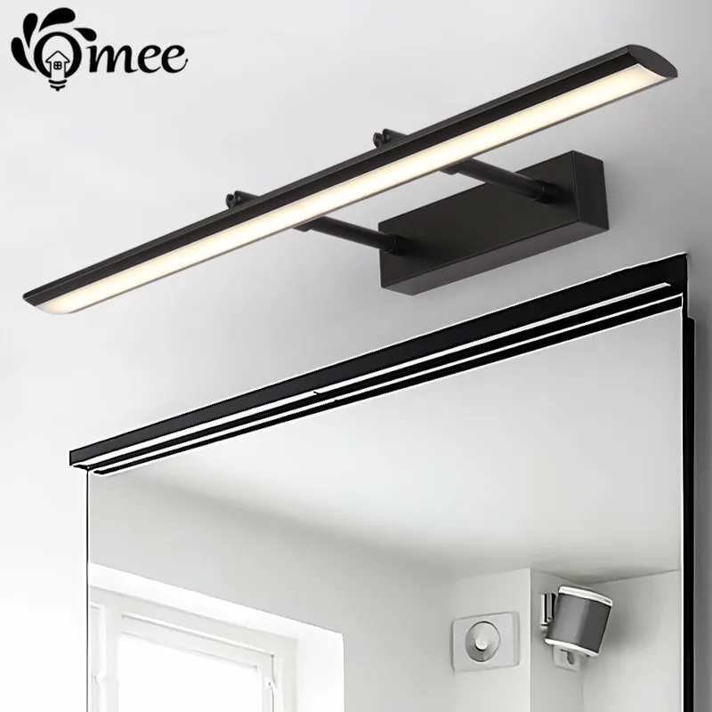 Настенный светильник для ванной комнаты черное и серебристое