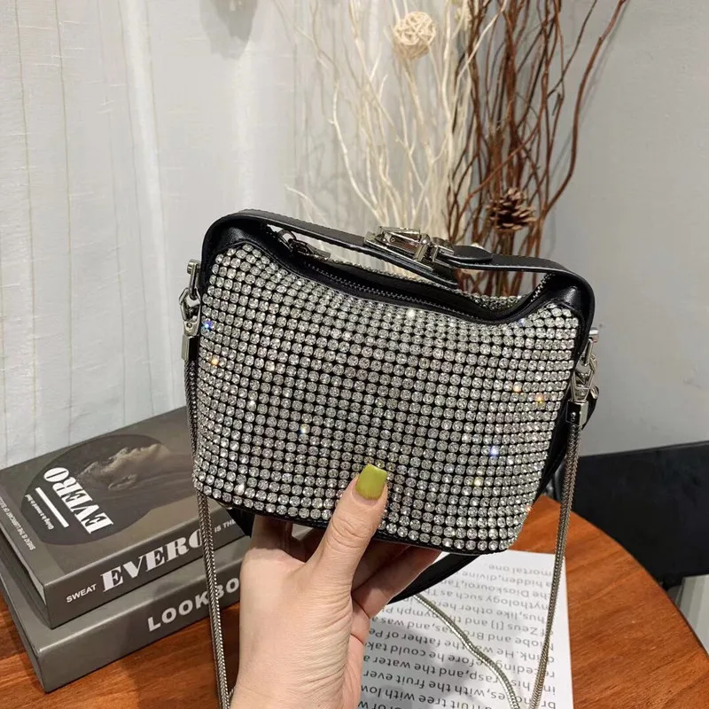

Высококачественная кожаная сумка с бриллиантами, маленькая квадратная сумка с металлической цепочкой со стразами, сумка-мессенджер через ...