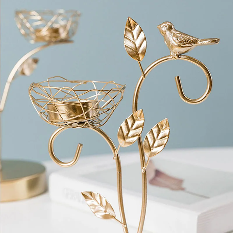 Веселый простой металлический подсвечник в скандинавском стиле современный