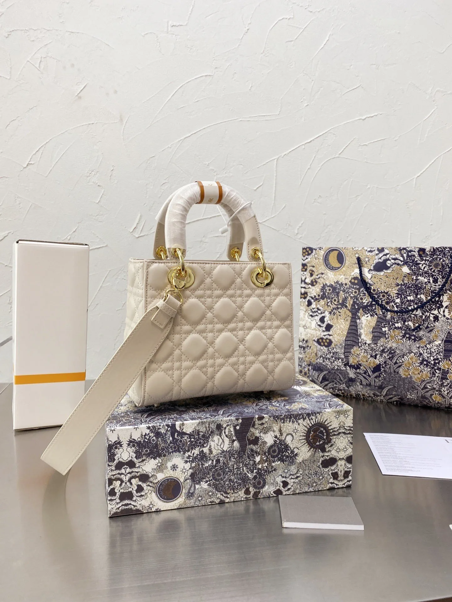 

Luksuswa ladies classic brand rattan pattern design leather ladies messenger shoulder bag with flap wallet