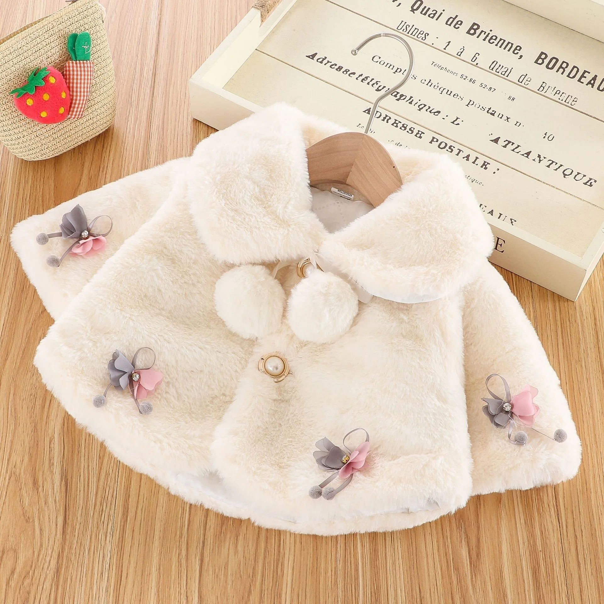 

Baby Jackets For Girls Autumn Warm Plush Coat Cute Christmas Princess Cloak Children Outerwear Newborn Baby winter Girl Clothes