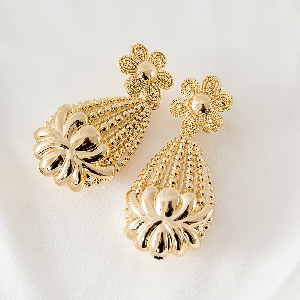 

High Quality Exquisite Style Golden Color Sakyamuni Shaped Earrings For Women New Wedding Party Attendance Design