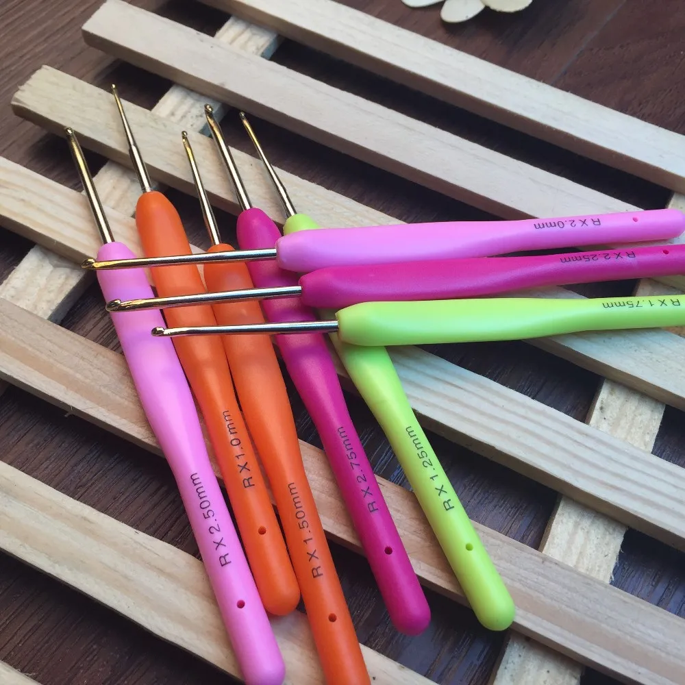 Лидер продаж 8 размеров/комплект цветные мягкие крючки для вязания из АБС и