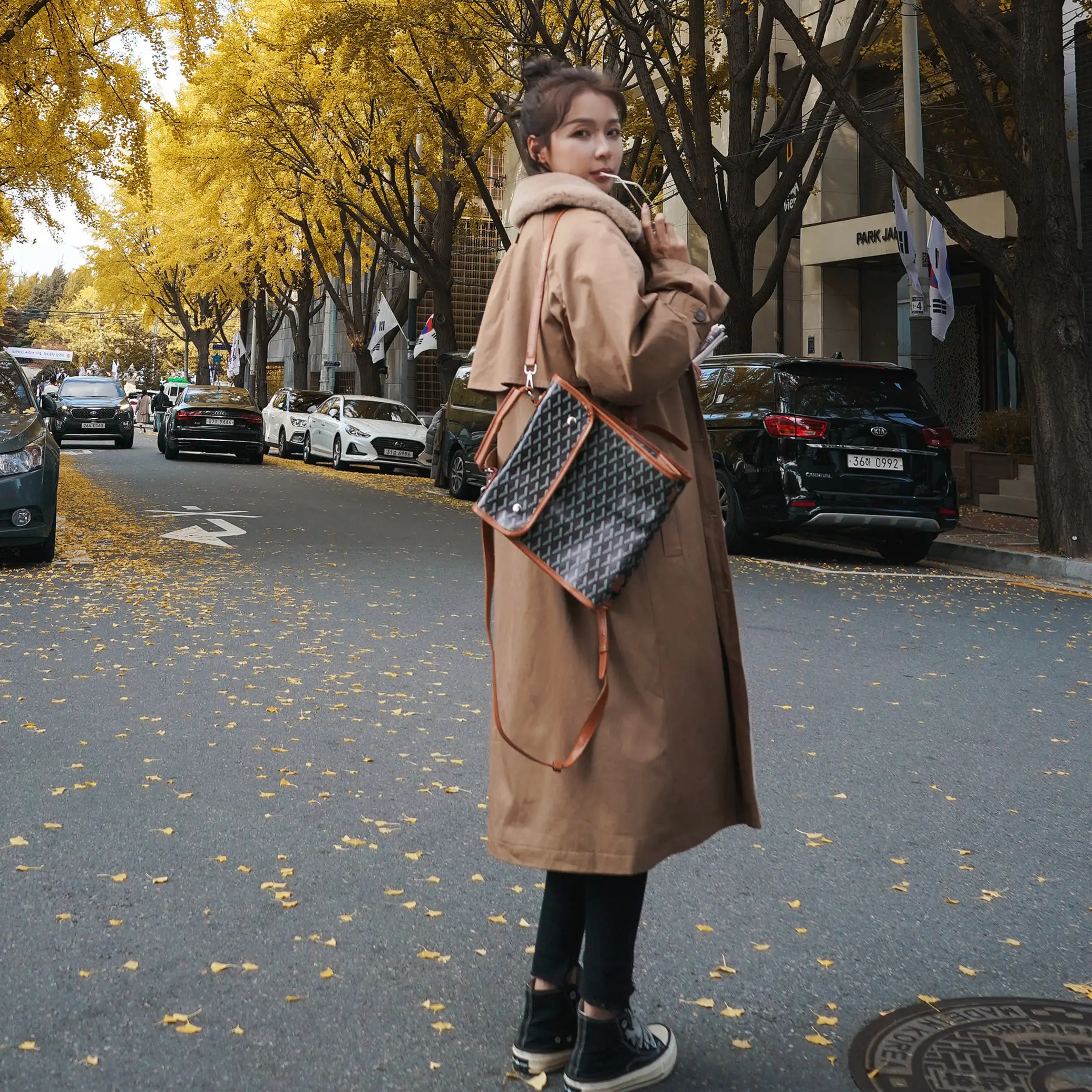 

SONDR Women 2020 Winter New Fur Long Collar Jacket Female Fashion One-button Coat With Sashes Ladies Loose Warm Thick Parka