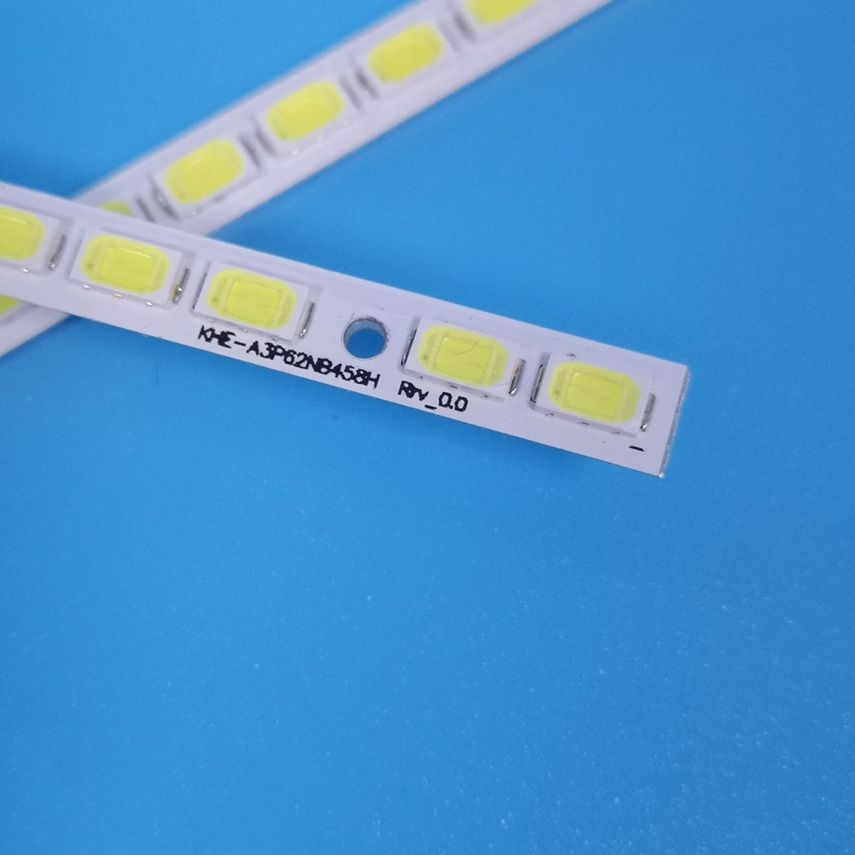40pcs x 40&quotLED Backlight for Hisense 40INCH-L1S-60 40-D0WN LJ64-02730A KHE-A3P62NB458H 62LEDS 458MM | Лампы и освещение