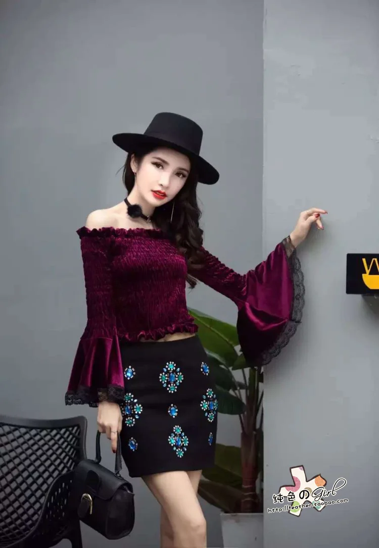 Женская велюровая футболка с открытыми плечами короткая бархатная длинным