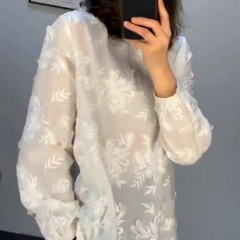 s huasongben New embroidery new high end Japanese women s loose and thin top and white shirt
