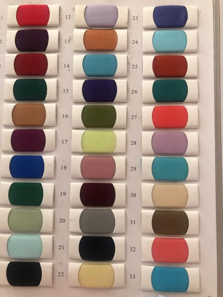 Элегантное свадебное платье с открытыми плечами длинным рукавом и аппликацией