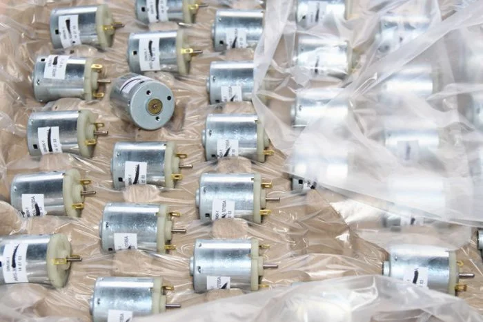 Миниатюрный карбоновый щеточный двигатель постоянного тока 365 6 в 12 В 24 для