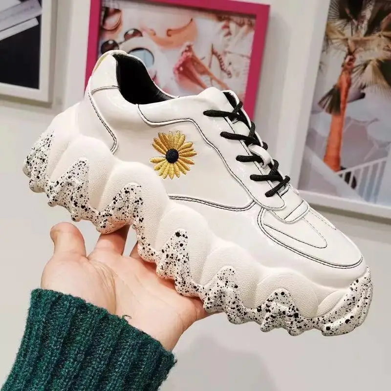 Женские кроссовки на платформе белые танкетке спортивная обувь для бега новинка