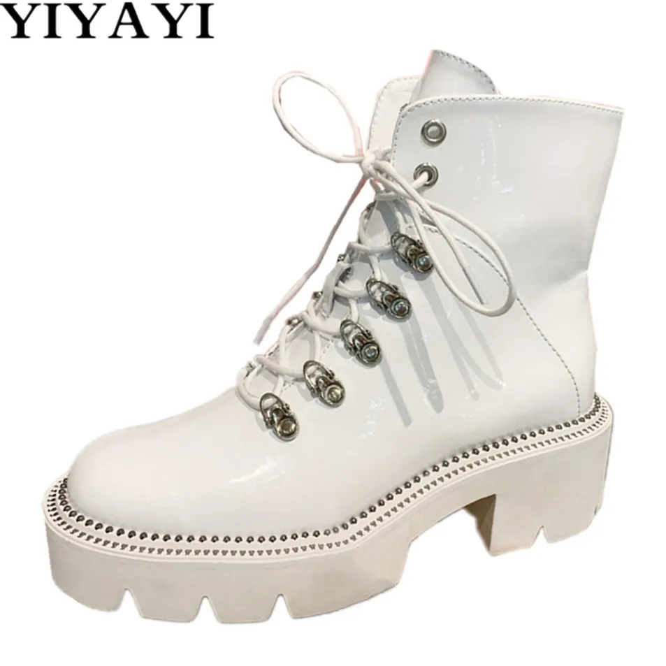 Белые ботильоны для женщин с заклепками обувь на толстой платформе женские