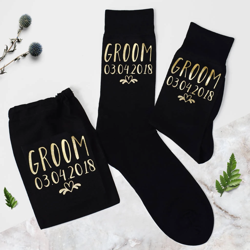 

Personalized Name and Date Groomsman Socks Wedding Party Gifts Favor Custom Father of the Bride Best Man Wedding Sock with Bags