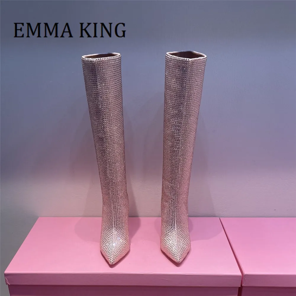 Женские замшевые сапоги до колена с кристаллами