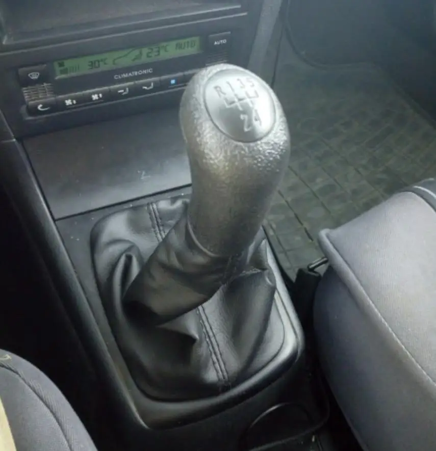 Для Skoda Octavia A4 MK1 1997 1998 1999 2000 2001 2002 2003 2004 2005 2006 2007 2008 2009 2010 2011 Шестерни рукоятка рычага переключения передач кожаные ботинки со вставками