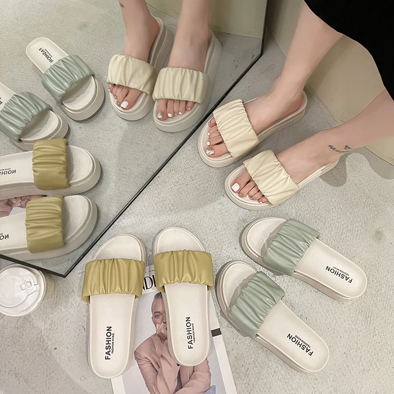

Shoes Woman 2021 Slippers Summer Luxury Slides Med Pantofle Platform Flat Designer Soft Rubber New Scandals PU Med Slippers Wome