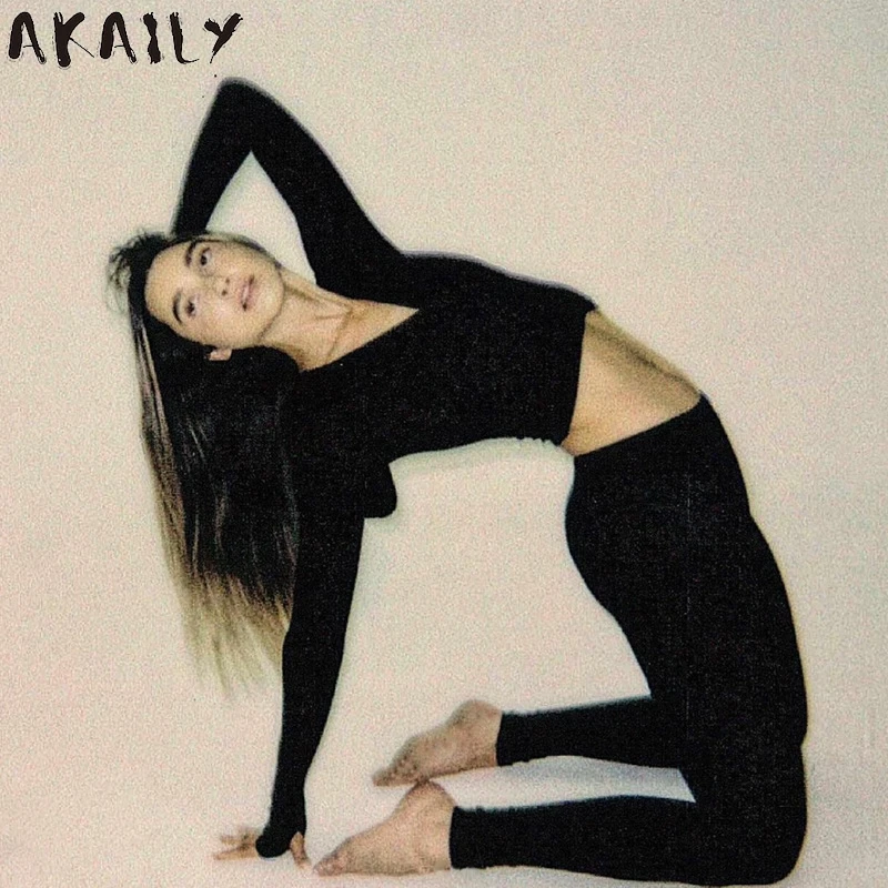 

Akaily летний однотонный комплект из 2 предметов, спортивный костюм, женский черный костюм 2021, толстовки на молнии с V-образным вырезом, облегаю...