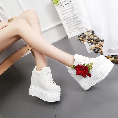 

embroidered Ultra-high heeled head round canvas shoes with solid color single shoes tied at the mouth 2021 Walking shoes