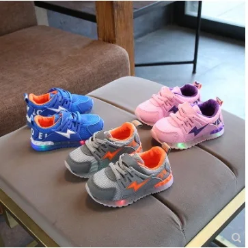 Новинка 2018 года Спортивный СВЕТОДИОДНЫЙ цветной Детский кроссовки для бега