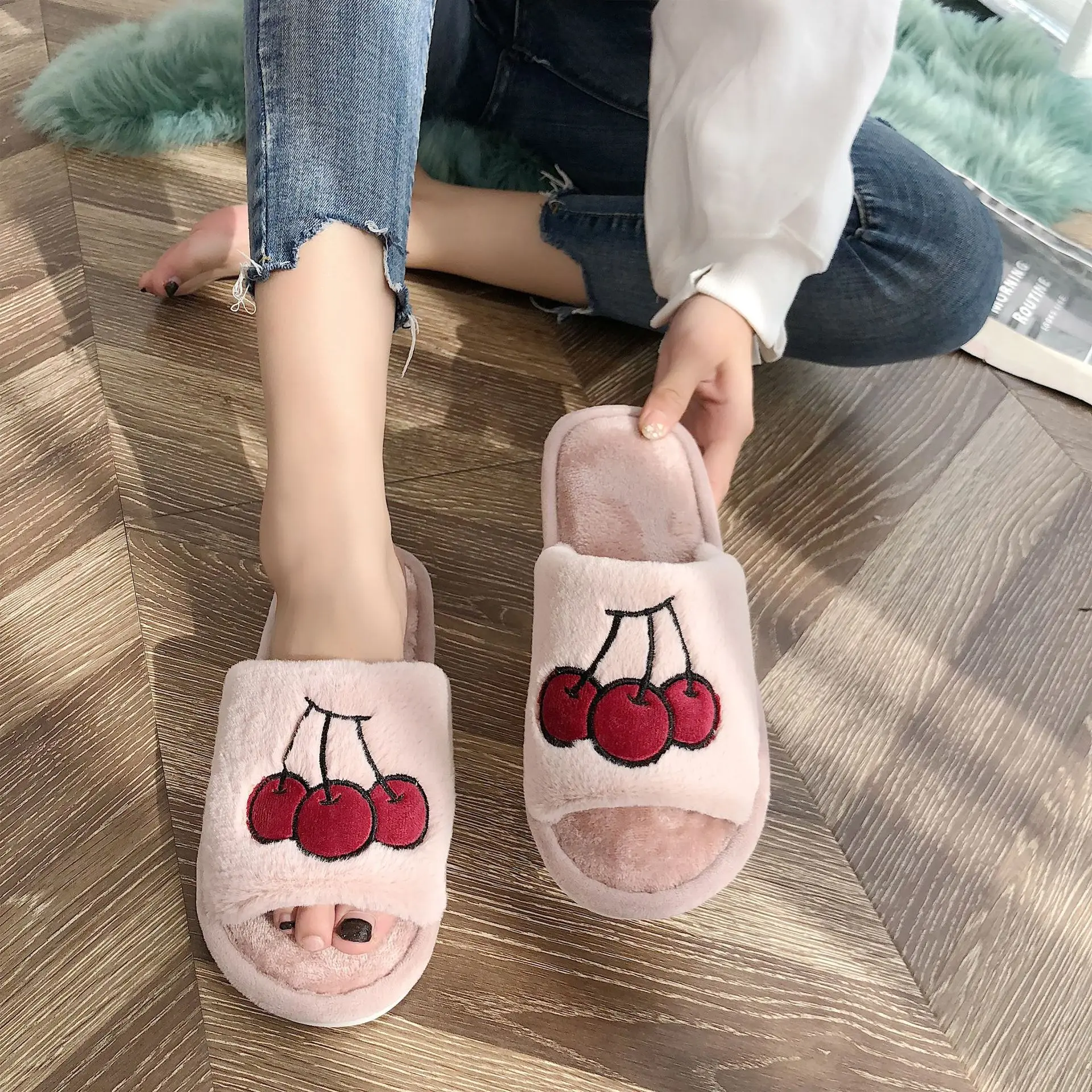 Liam Fruit Print Slipper Winter Warm Cute House Shoes Comfortable Open Toes Non Slip Fuzzy Slides zapatos de mujer - Цвет: Cherry