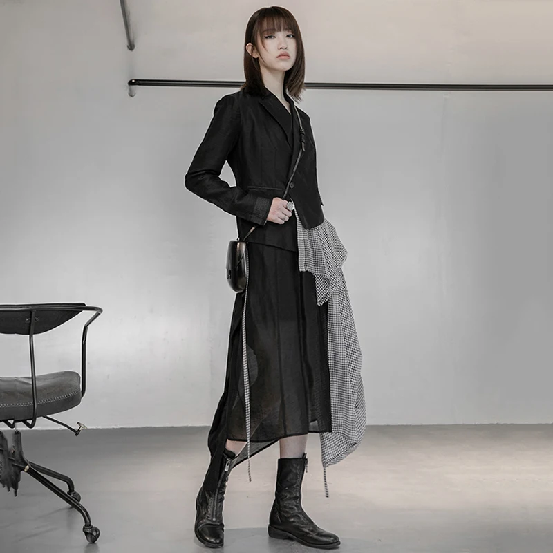 

[EAM] Women Black Plaid Burr Asymmetrical Blazer New Lapel Long Sleeve Loose Fit Jacket Fashion Tide Spring Autumn 2021 1DD6017