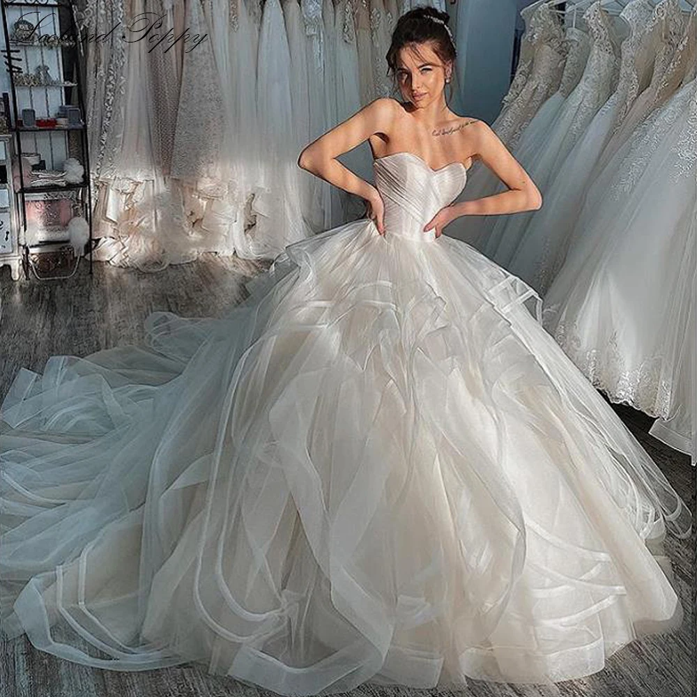 

2021New Ball Gown Strapless Tulle Wedding Dresses Sleeveless Pleated Vestido de Novia Bridal Gowns Chapel Train Mariee