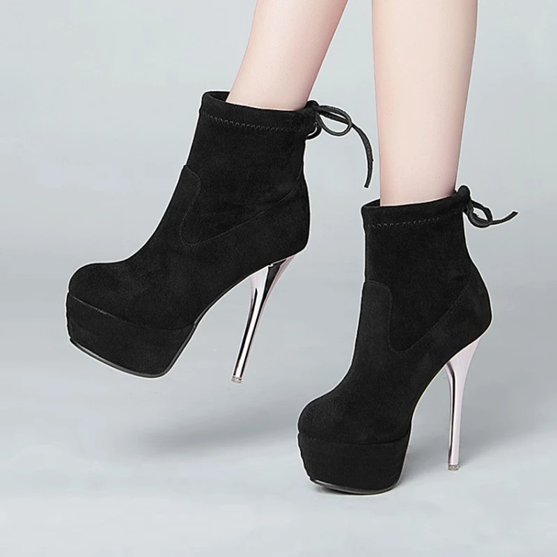 

Женские ботинки на платформе и высоком каблуке, с круглым носком