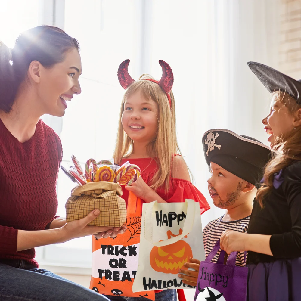 

BESTONZON 20PCS Tote Bags Reusable Party Favor Trick or Treat Candy Tote Bags for Kids Themed Party (Black,